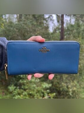 COACH Long Zip-Around Wallet Smooth Calf Leather Blue with Brass/Gold Hardware